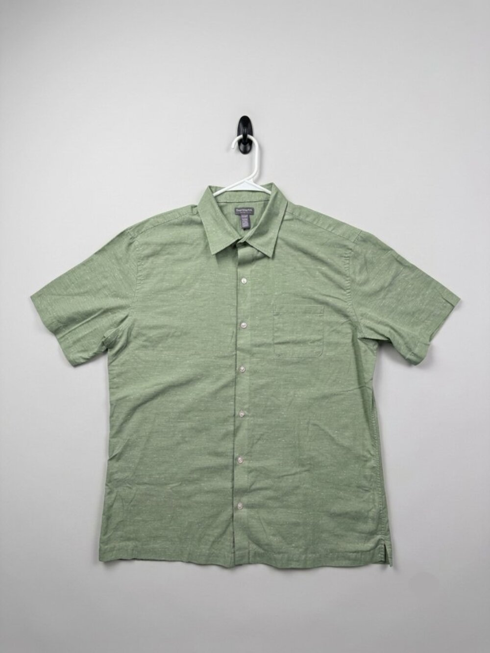 Van Heusen men's short-sleeve button-down shirt in a mint green color Large